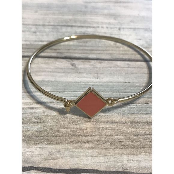 Pink Enamel Hinged Gold‎ Tone Bangle Bracelet - Picture 1 of 6